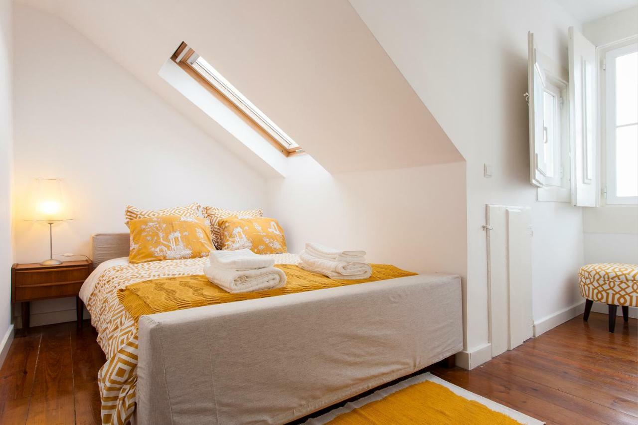 Appartamento bairro alto-chiado 2 bdr beautifull view Lisbona Esterno foto