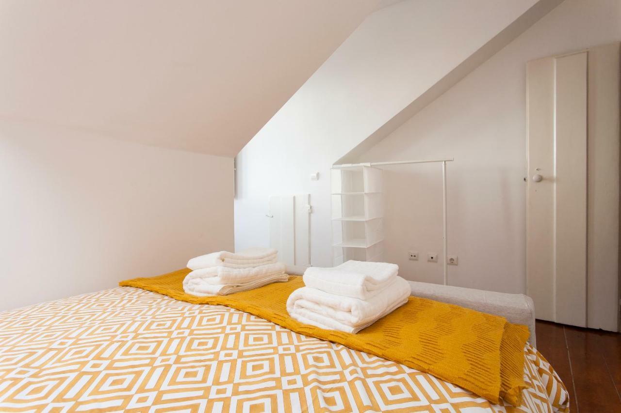 Appartamento bairro alto-chiado 2 bdr beautifull view Lisbona Esterno foto