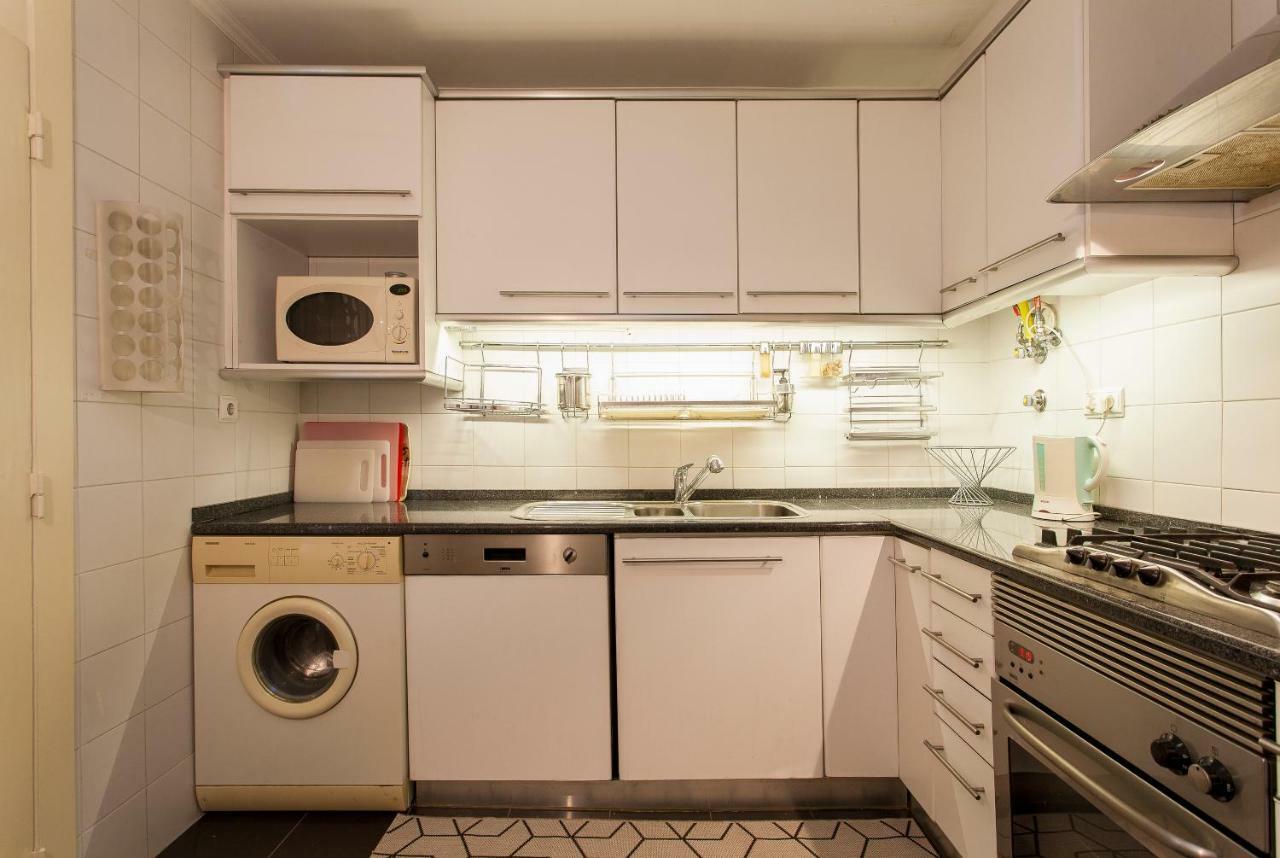 Appartamento bairro alto-chiado 2 bdr beautifull view Lisbona Esterno foto