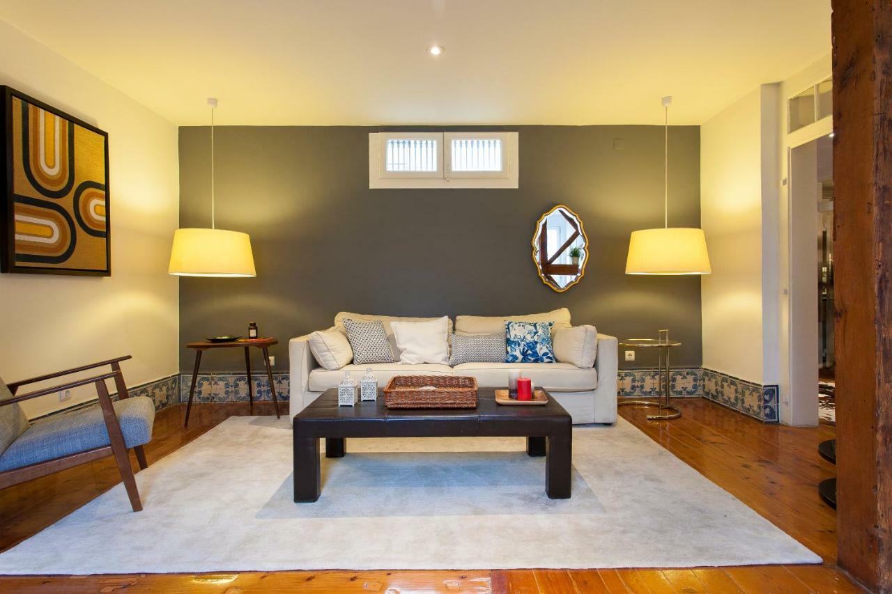 Appartamento bairro alto-chiado 2 bdr beautifull view Lisbona Esterno foto