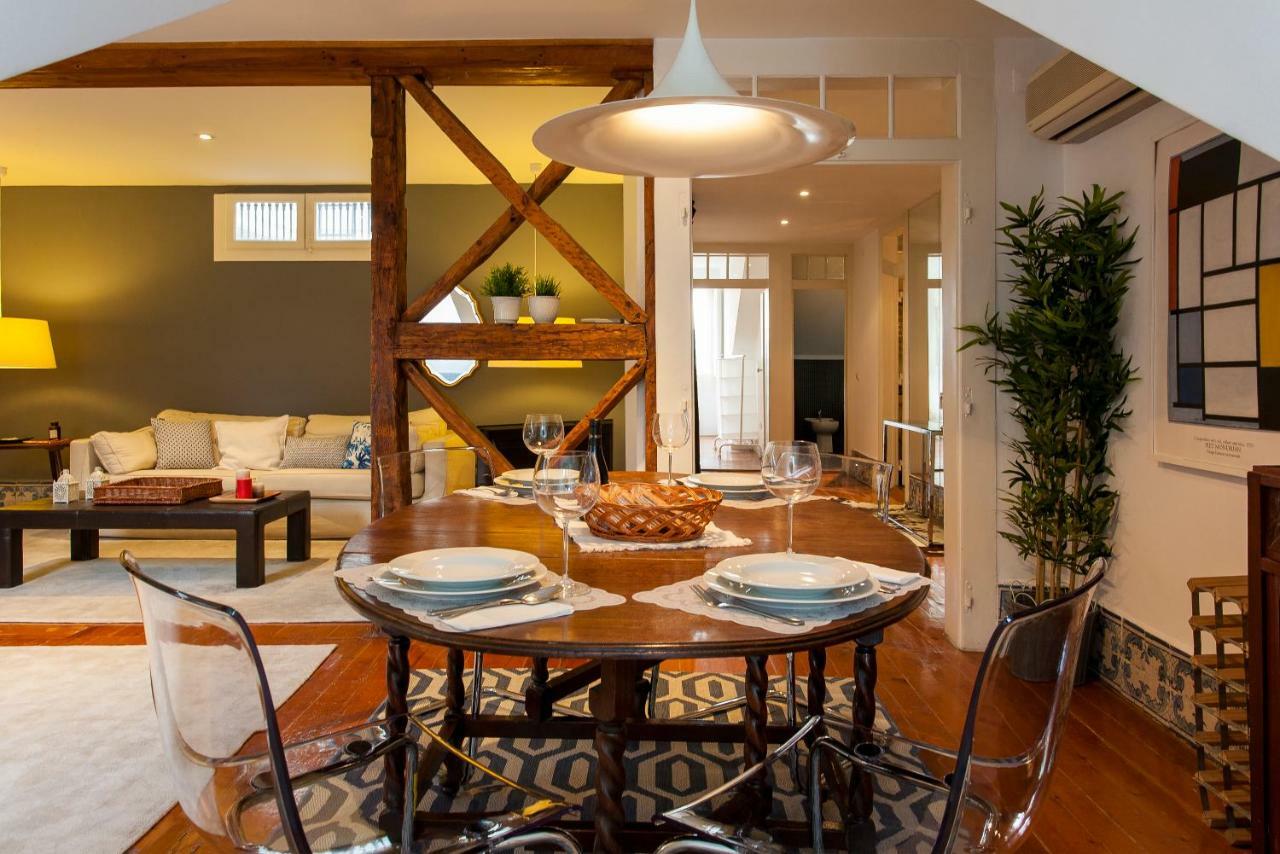 Appartamento bairro alto-chiado 2 bdr beautifull view Lisbona Esterno foto