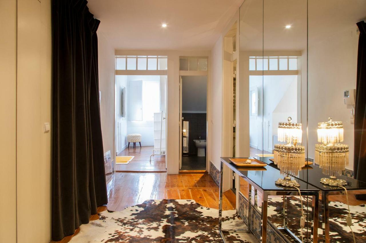 Appartamento bairro alto-chiado 2 bdr beautifull view Lisbona Esterno foto