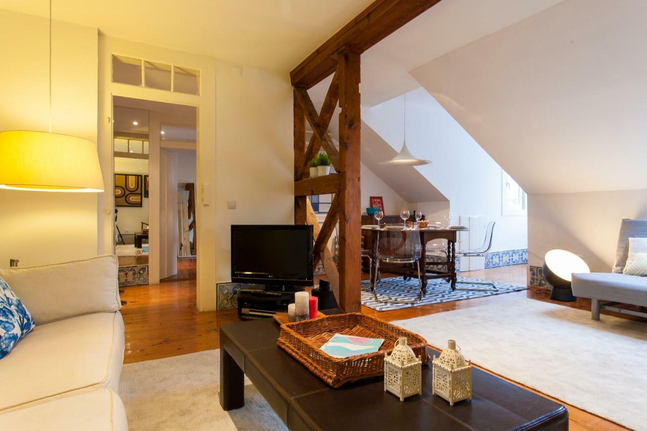 Appartamento bairro alto-chiado 2 bdr beautifull view Lisbona Esterno foto