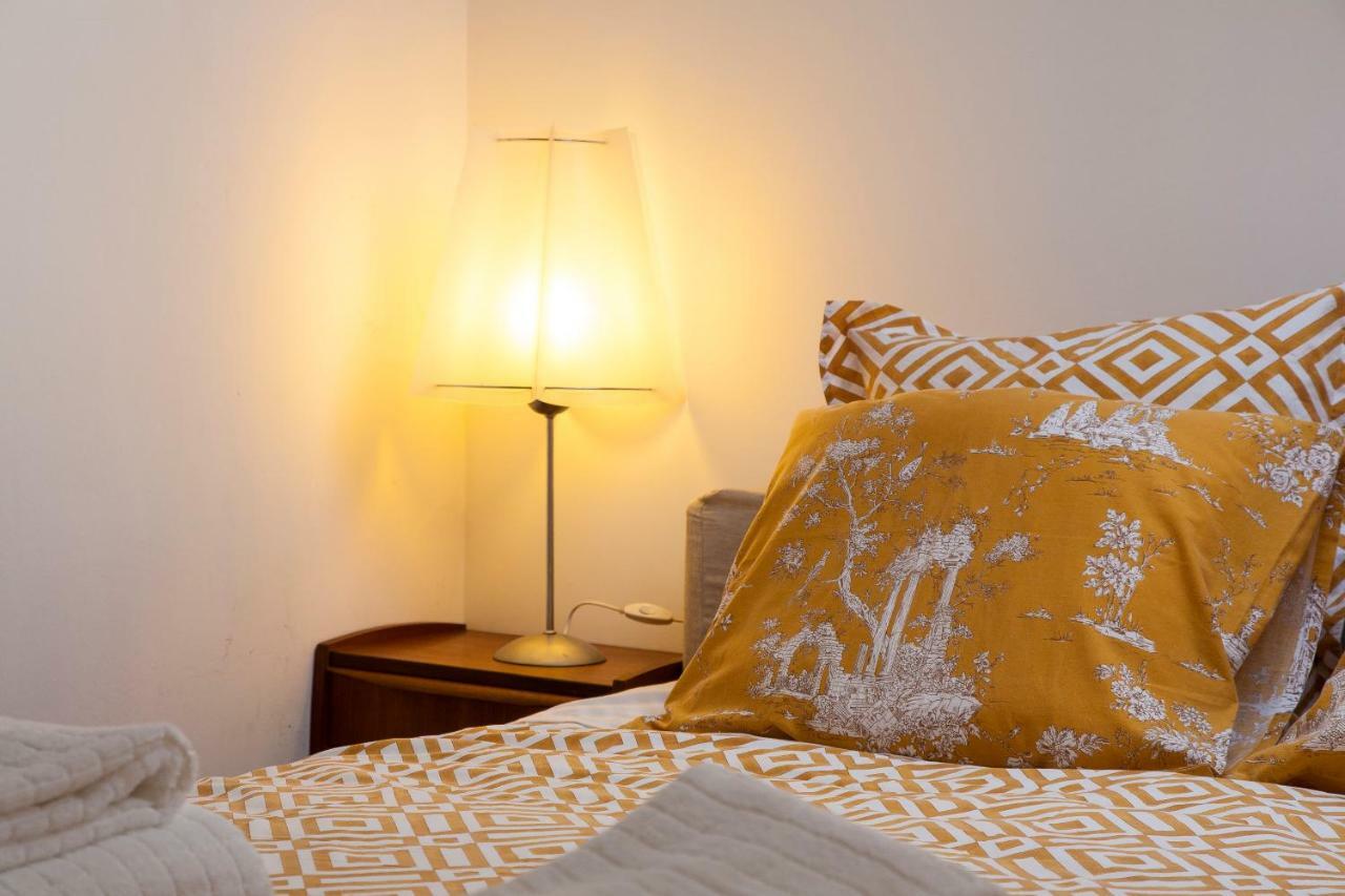 Appartamento bairro alto-chiado 2 bdr beautifull view Lisbona Esterno foto